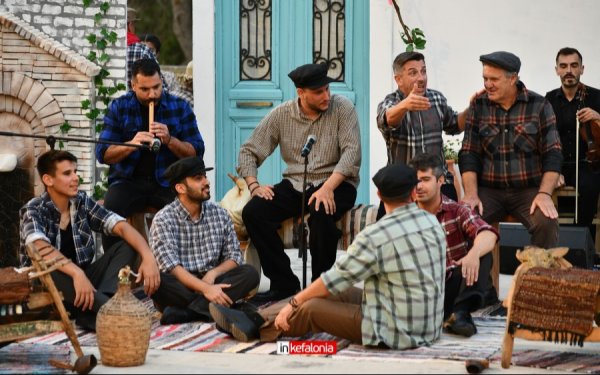 Από μια παρέα, σε έναν θεσμό: Οι «Κεφαλλήνες» γιόρτασαν 10 χρόνια πολιτισμού και ψυχής