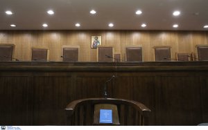 Ένωση Εισαγγελέων: Να γίνει κατ’ εξαίρεση εμβολιασμός στους δικαστικούς