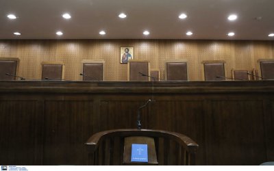 Ένωση Εισαγγελέων: Να γίνει κατ’ εξαίρεση εμβολιασμός στους δικαστικούς