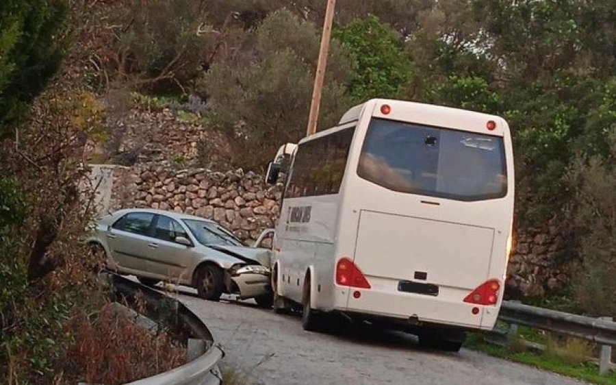 Τροχαίο στον Μύλο του Πετρία στο Αργοστόλι - Πληθαίνουν τα παράπονα για την κατάσταση στο σημείο