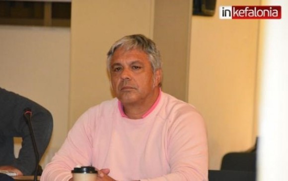 Διονύσης Αραβαντινός: "Η άπλερη δημοτική αρχή"