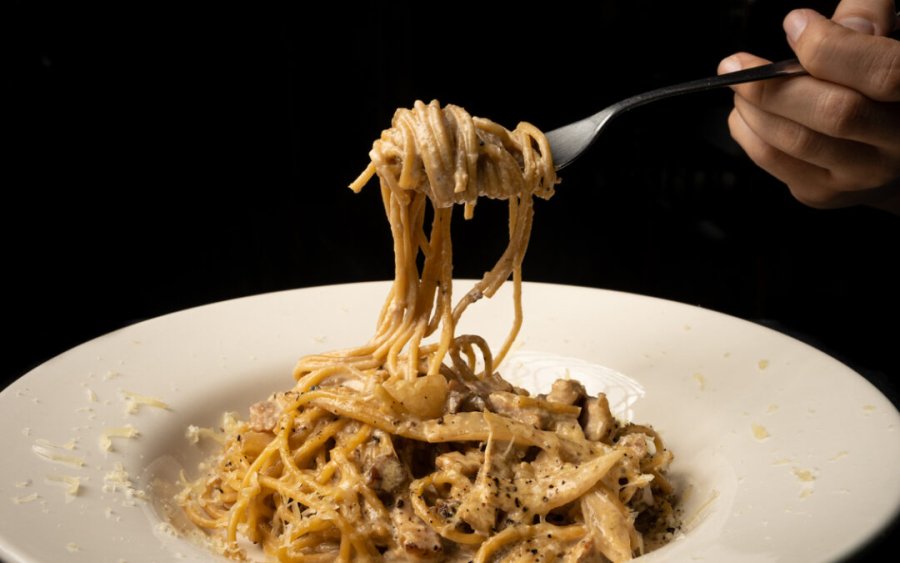 Συνταγή για ελαφριά ζυμαρικά αλφρέντο με μανιτάρια