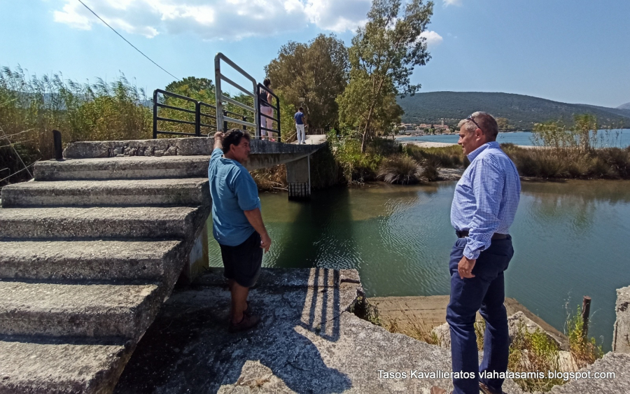 Αυτοψία Καππάτου και Διοικητή της ΜΟΜΚΑ, στη πεζογέφυρα Σάμης - Καραβομύλου (εικόνες)