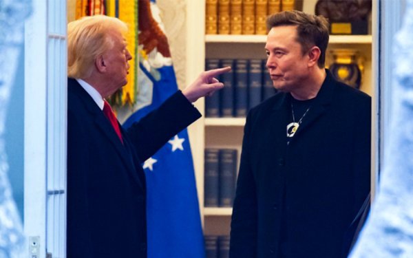 Άγρια επίθεση του Ίλον Μασκ στον Τραμπ
