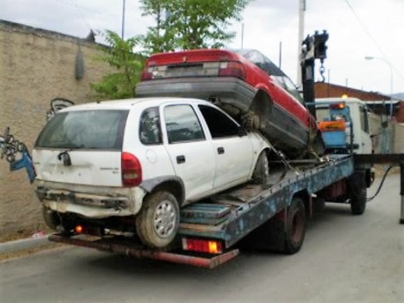 Έναρξη διαδικασίας περισυλλογής των εγκαταλελειμμένων οχημάτων από το Δήμο