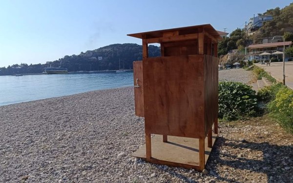 Κεφαλονιά: Τοποθέτηση αλλαξιέρας από τον "Πρόνησο" στην παραλία του Πόρου