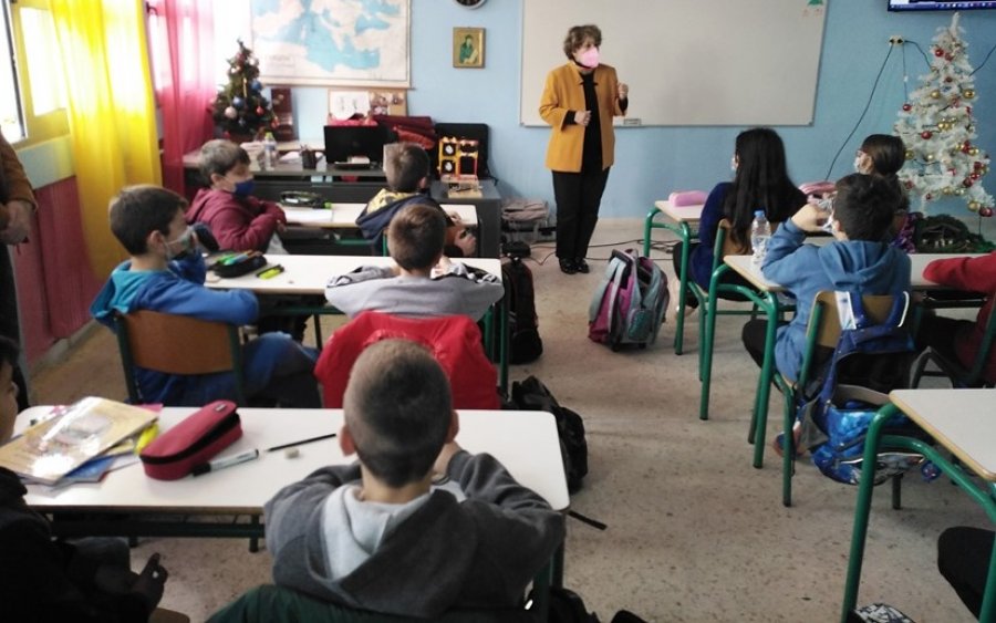 Σχολεία του Ληξουρίου επισκέφτηκαν καθηγητές του ΕΚΠΑ για την αντιμετώπιση των κινδύνων των σεισμών (εικόνες)