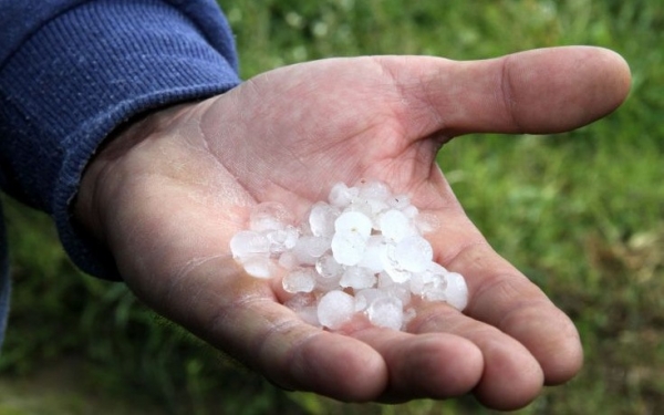 Χαλάζι μετά τον καύσωνα στον Έβρο (video)