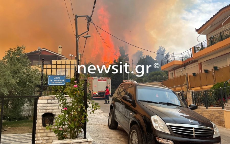 Φωτιά στην Αττική: Καίγονται σπίτια στην Ιππικράτειο Πολιτεία – Δεν σταματούν οι αναζωπυρώσεις