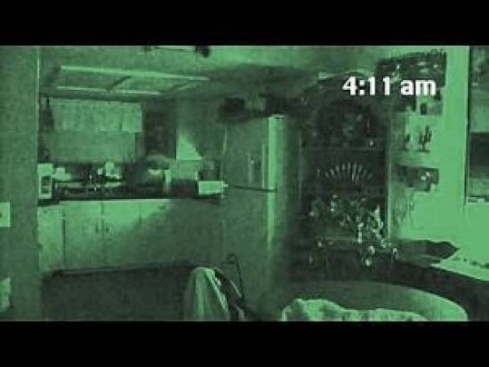 Έβαλε κάμερα για να βρει τα φαντάσματα και είδε κάτι πολύ χειρότερο...