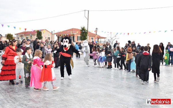 Το ευχαριστήθηκαν μικροί και μεγάλοι! Όμορφη αποκριάτικη εκδήλωση στα Βλαχάτα (εικόνες/video)