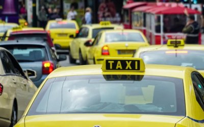 Φορολογικό νομοσχέδιο: Αλλαγές στο παραπέντε για ταξί, καφενεία και περίπτερα