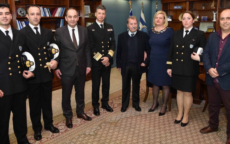 Ο Υπουργός Ναυτιλίας τίμησε τους ήρωες Κελευστές του Λιμεναρχείου Κυλλήνης που έσωσαν την Μέμη Γεράκη