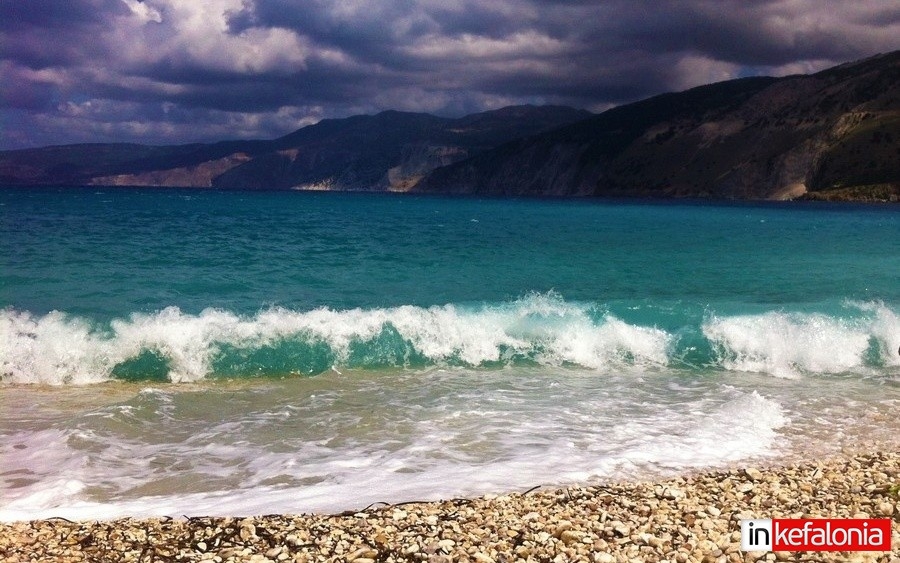 Όμορφες αντιθέσεις στην παραλία Βούτη...