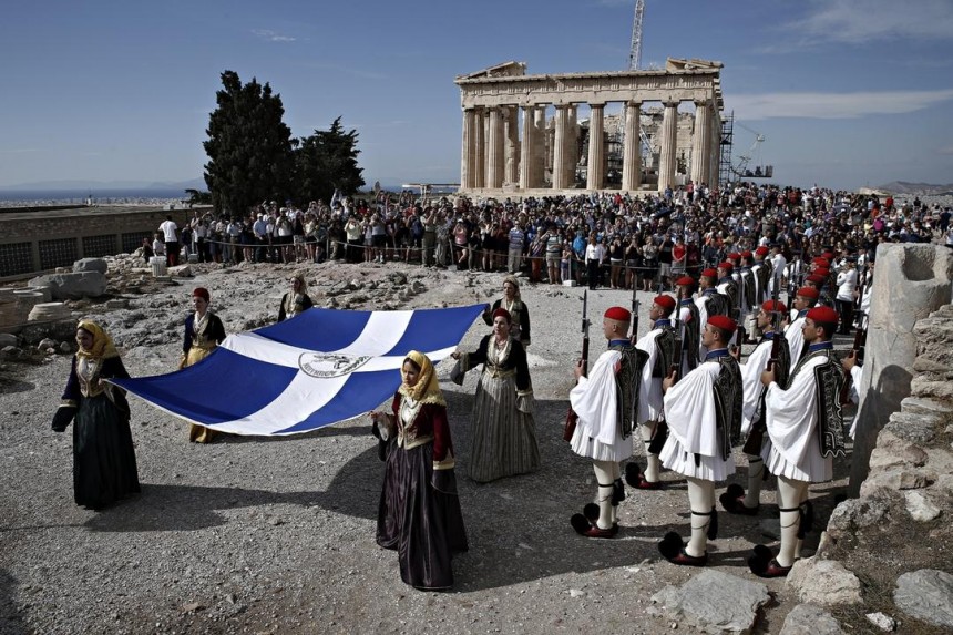 Η 12η Οκτωβρίου 1944:«Η πιο ελαφριά μέρα του κόσμου»- Εικόνες από την Ακρόπολη