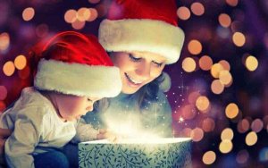 Η Υβόννη Αλυσανδράτου μιλά στον COSMOS 96,5 για τα δώρα αγάπης από παιδιά σε .. παιδιά!