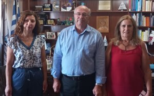 Με Κουρή και Παπαναστασάτου συναντήθηκαν οι Φαρακλάδες