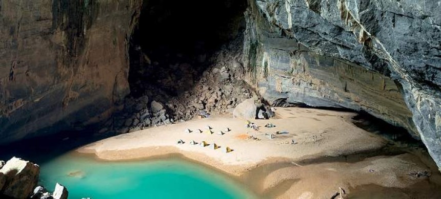 Το τρίτο μεγαλύτερο σπήλαιο στον κόσμο – Διαθέτει δική του ζούγκλα και ποτάμι [εικόνες]
