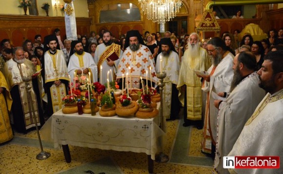 Γιορτάζουν τα Βλαχάτα - Ο Μέγας Εσπερινός στην Αγία Μαρίνα (εικόνες)