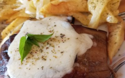 Φωλίτσες μελιτζάνας με κιμά και μοτσαρέλα από την Σία Λαδά