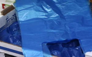 Οι Ελληνες έκοψαν την πλαστική σακούλα που χρεώνεται πλέον και παίρνουν τσάντες πολλαπλών χρήσεων