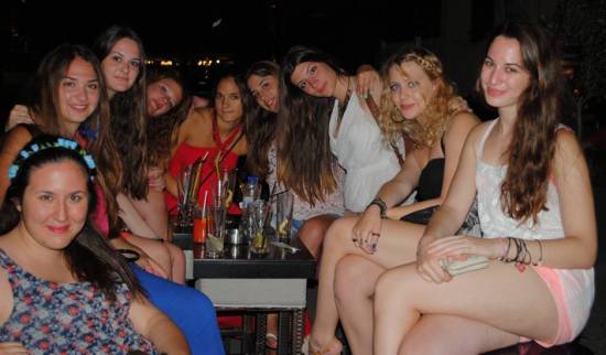 Στο Baroque ξέρουν να γλεντούν και… ελληνικά!