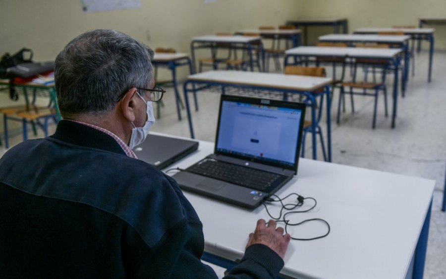 Τηλεκπαίδευση στα σχολεία από σήμερα μέχρι τις 29 Μαρτίου