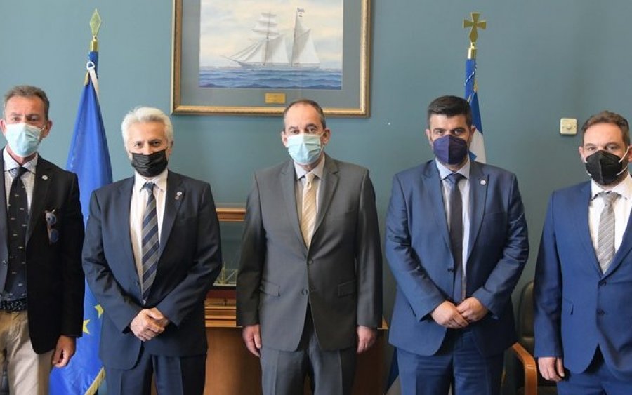 Συνάντηση Πλακιωτάκη με ΔΝΕ για ανάπτυξη και βελτίωση των υποδομών στα λιμάνια