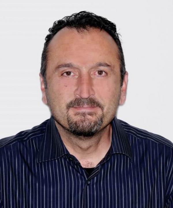 Κώστας Μιχαλάκος: Φανφαρολογίες & ξύλινος λόγος, το ανάγνωσμα!