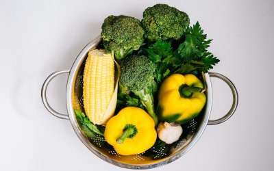 6+1 λαχανικά που δεν πρέπει να αποθηκεύεις στο ψυγείο, σύμφωνα με τους ειδικούς