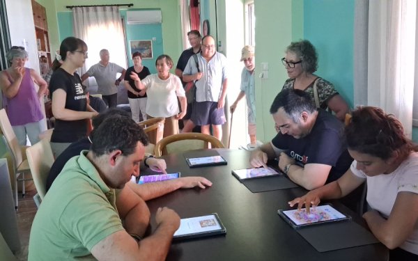 Άγγλοι φίλοι και υποστηρικτές του ΥΠΕΡΙΩΝΑ γνώρισαν από κοντά το έργο και τους ωφελούμενους των δομών