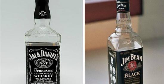 Ονομάζεται Jack Daniels, βάπτισε το γιο του Jim Beam, και τον πάντρεψε ο Johnnie Walker!