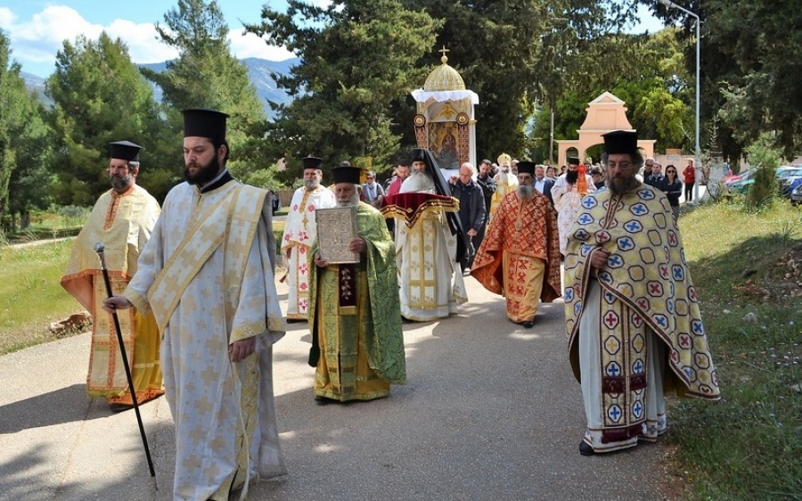 Περατάτα : Με λαμπρότητα ο εορτασμός της Ζωοδόχου Πηγής στον Άγιο Ανδρέα Μηλαπιδιάς (εικόνες)