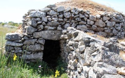 Οι ξερολιθικές καλύβες της Κεφαλονιάς, στην περιοχή του Ταφιού - Καμιναράτων Παλικής