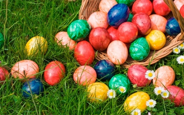 Πως να βάψετε πασχαλινά αυγά με «φυσικό» τρόπο