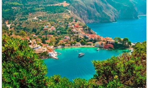 Άσσος:Aπολαύστε το πανέμορφο χωριό της Κεφαλονιάς μέσα από υπέροχες εικόνες