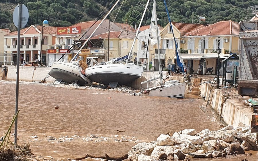 Γκισγκίνης στον COSMOS 96,5 για τις απεντάξεις έργων στη Σάμη: «Πέντε χρόνια μετά τον Ιανό, δεν έχει πέσει ούτε μία φτιαριά»