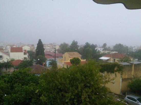 Εικόνα απο το Αργοστόλι την ώρα της καταιγίδας