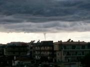 Ανεμοστρόβιλος έριξε κολώνες της ΔΕΗ στα Ιωάννινα