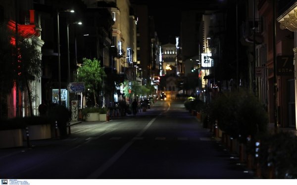 Απαγόρευση κυκλοφορίας: Νέα πραγματικότητα από σήμερα το βράδυ, πώς θα γίνονται οι μετακινήσεις, τι ισχύει για sms, delivery, take away και σουπερ μάρκετ
