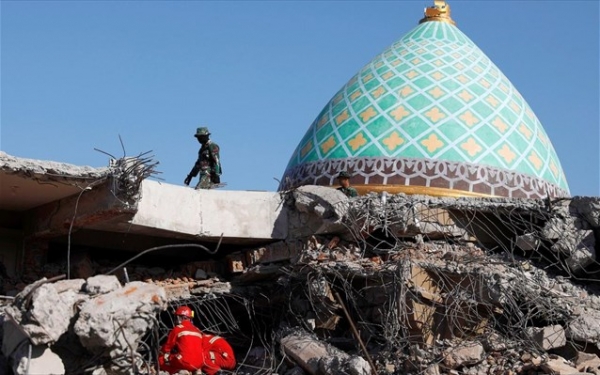 Στους 319 οι νεκροί από τον σεισμό στην Ινδονησία