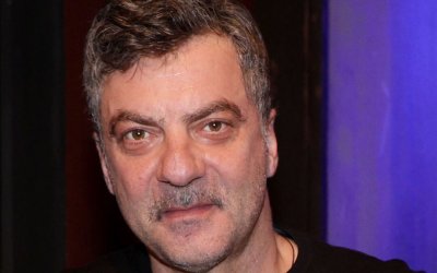 Στάθης Μαντζώρος: Διασωληνωμένος ο ηθοποιός μετά από βαρύ εγκεφαλικό – Η έκκληση του Ιωάννη Παπαζήση