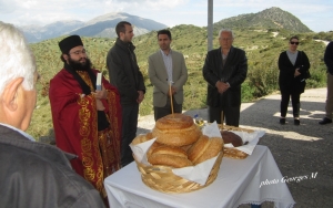 Θεία Λειτουργία στο εκκλησάκι της Παναγίας «Καθαρές Στράτες»