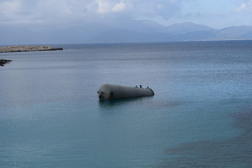 Ξεβράστηκε στο Φισκάρδο- Μην πλησιάσει κανείς η ενημέρωση από το Λιμεναρχείο