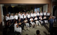 Πολιτιστικός Σύλλογος Πόρου «Ο Πρόνησος»: "Αποχαιρετήσαμε το Καλοκαίρι με μια μαγευτική βραδιά γεμάτη όμορφες νότες από την «Χορωδία και Μαντολινάτα Αργοστολίου»" (εικόνες/video)