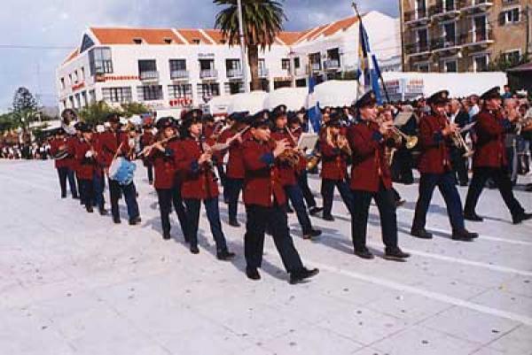 H Φιλαρμονική Σχολή Κεφαλονιάς και η Περιφέρεια αναβιώνουν το έθιμο της Κολόνιας