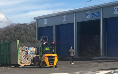 «Όλα στον αέρα» — Η ΑΝΑΣΑ καταγγέλλει την απένταξη των εργοστασίων απορριμμάτων σε Κέρκυρα και Λευκάδα