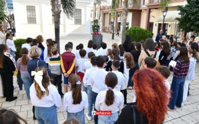 30 στιγμιότυπα από την 52η επέτειο της Εξέγερσης του Πολυτεχνείου στην πλατεία Καμπανάς