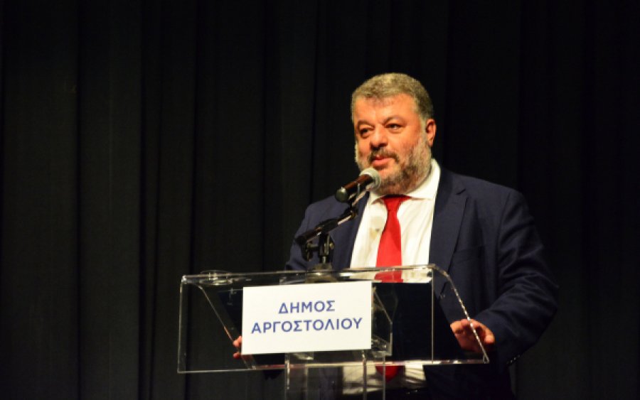 Συγχαρητήρια Θεόφιλου στην Καλυψώ Δανελάτου: "Ως γονείς νιώθουμε περηφάνια και ασφάλεια για την ιατρική φροντίδα που προσφέρετε στα παιδιά μας"