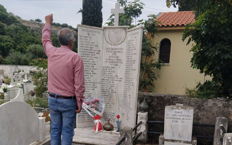 Κατάθεση στεφάνου από το ΚΚΕ στο μνημείο εκτελεσμένων αγωνιστών στον Δράπανο